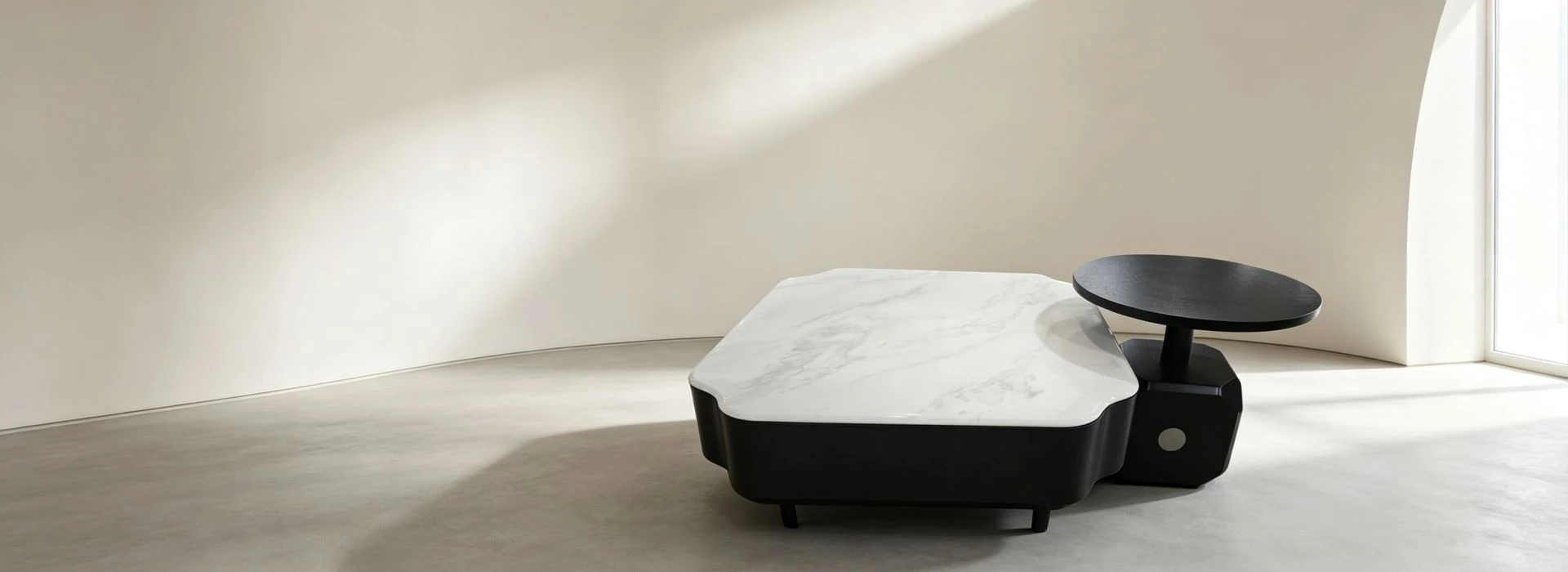 Super Crystal Dining Table